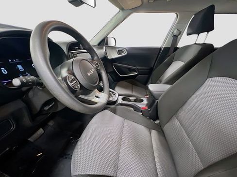 Certified 2023 Kia Soul LX w/ LX Technology Package FWD image 20