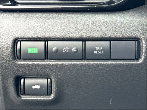 Used 2024 Nissan Sentra SV image 12