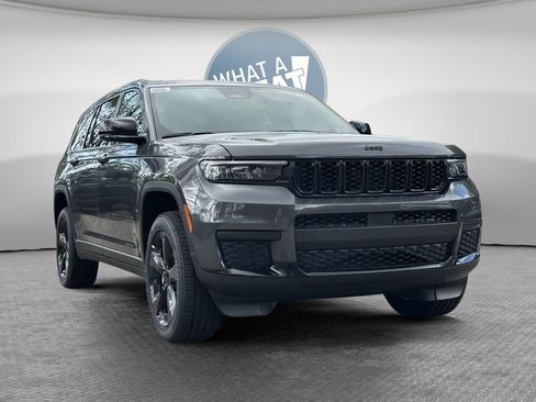 New 2025 Jeep Grand Cherokee L Altitude image 28