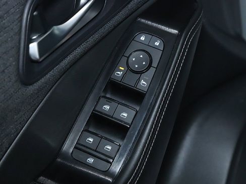 Used 2023 Nissan Rogue SV image 16