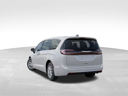 New 2026 Chrysler Pacifica Select