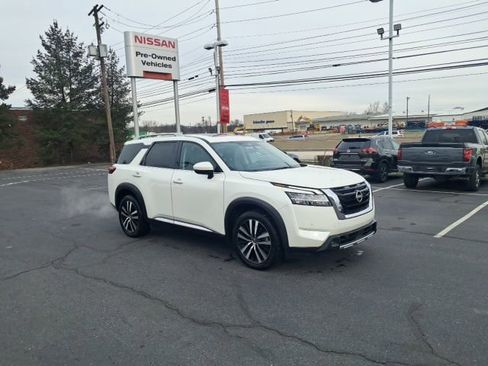 Certified 2023 Nissan Pathfinder Platinum image 3