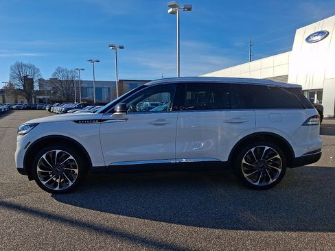 Used 2023 Lincoln Aviator Reserve w/ Equipment Group 201A image 6