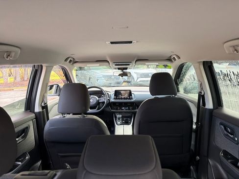 Used 2022 Nissan Rogue SV image 33