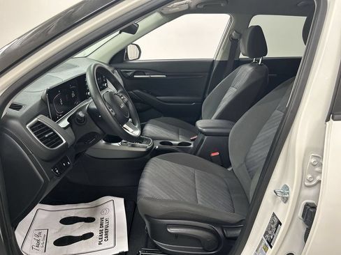 Used 2024 Kia Seltos LX AWD/4WD image 9