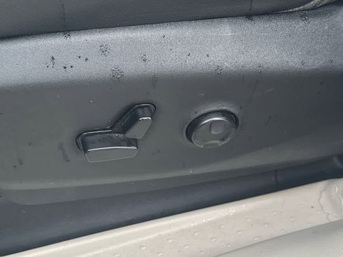 Used 2017 Chrysler Pacifica Touring-L image 21