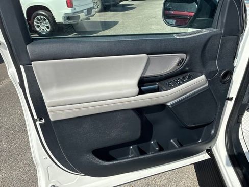Used 2025 Ford Expedition Max Active RWD image 28