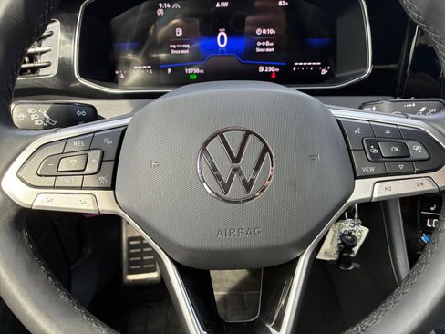 Used 2025 Volkswagen Jetta Sport FWD image 21