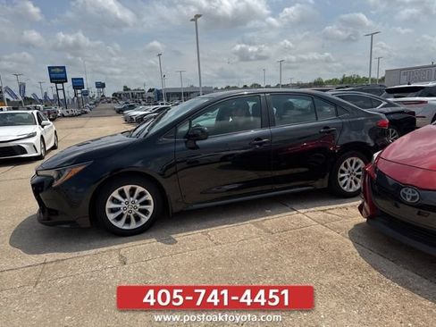 Used 2024 Toyota RAV4 XLE w/ Convenience Package FWD image 8