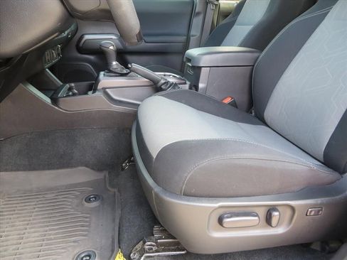 Used 2023 Toyota Tacoma TRD Sport image 17