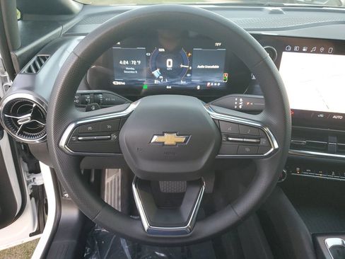 New 2026 Chevrolet Equinox EV LT image 25