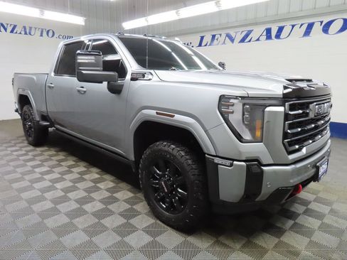 Used 2025 GMC Sierra 2500 AT4 w/ AT4 Premium Plus Package AWD/4WD image 3