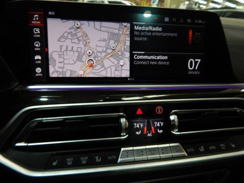 Used 2021 BMW X5 xDrive40i w/ M Sport Package image 22