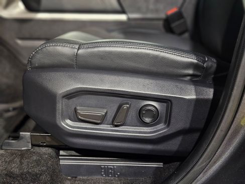 Used 2025 Toyota Tundra Limited image 23