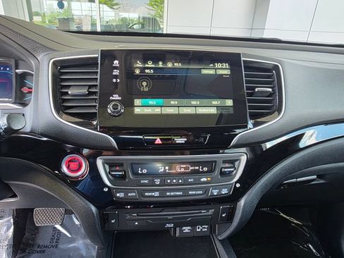 Used 2021 Honda Pilot Touring image 33
