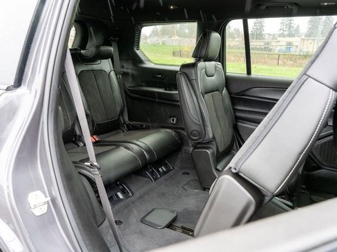 Used 2023 Jeep Grand Cherokee L Altitude image 18