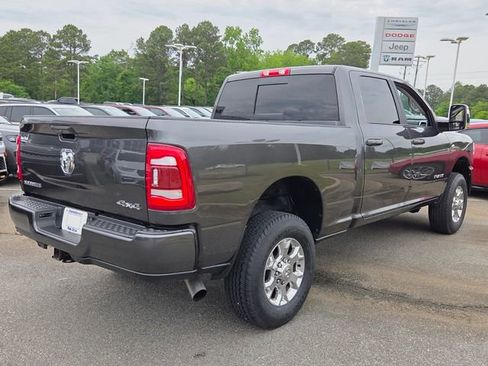 Used 2024 RAM 2500 Laramie AWD/4WD image 12