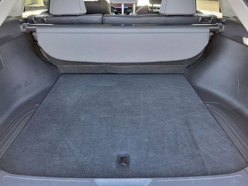 Used 2023 Toyota Venza LE image 13