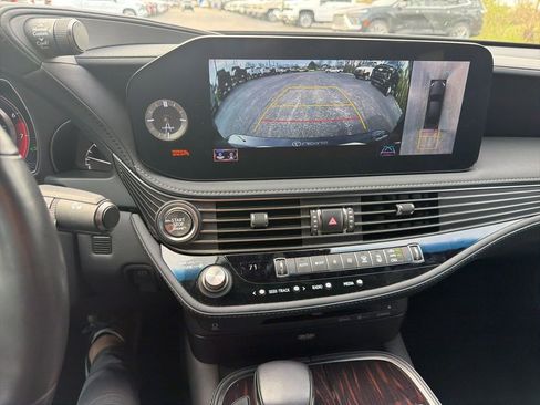 Used 2022 Lexus LS 500 w/ Interior Upgrade Package image 12
