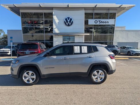 Used 2022 Jeep Compass Latitude image 5