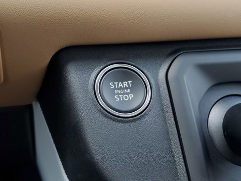 Used 2025 Land Rover Defender 90 S image 20