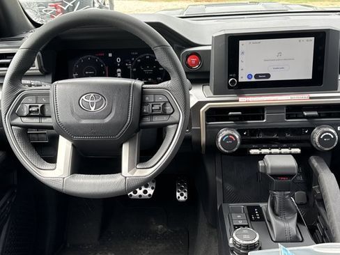 Used 2025 Toyota Tacoma TRD Sport AWD/4WD image 5