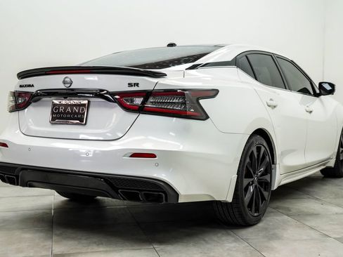 Used 2023 Nissan Maxima SR w/ Sport Mat Group FWD image 12