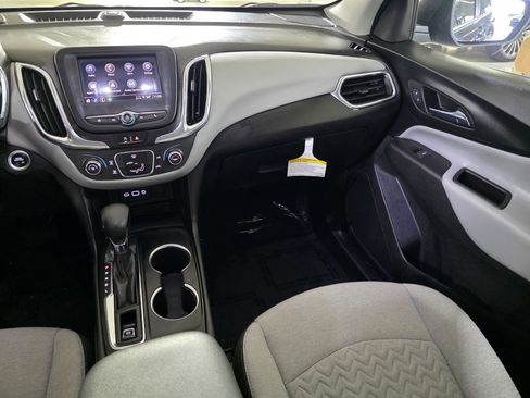 Used 2022 Chevrolet Equinox LS w/ LS Convenience Package image 17