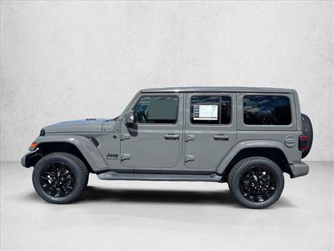 Used 2023 Jeep Wrangler Unlimited Sahara AWD/4WD image 9