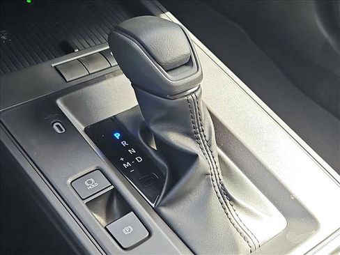 Used 2026 Toyota Corolla Cross LE FWD image 12