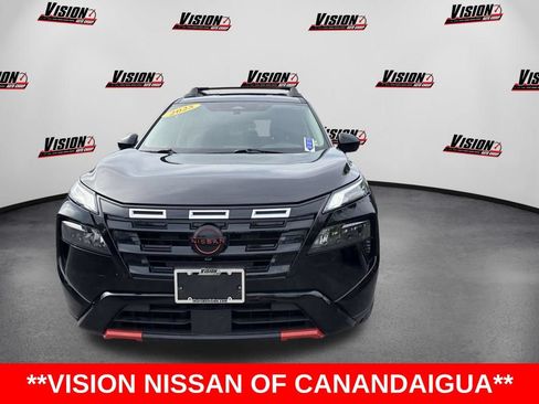 Used 2025 Nissan Rogue SV AWD/4WD image 2
