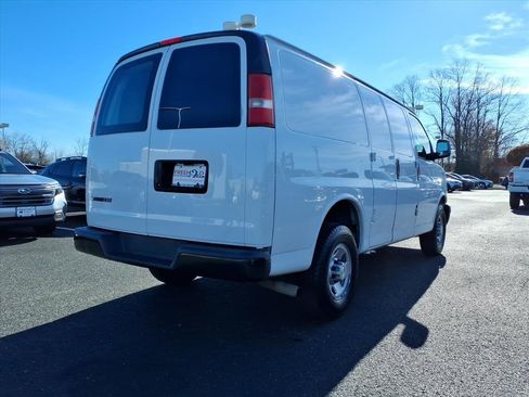 Used 2017 Chevrolet Express 2500 image 13
