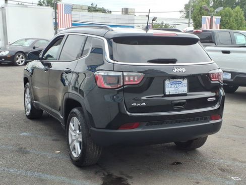Used 2022 Jeep Compass Latitude AWD/4WD image 4