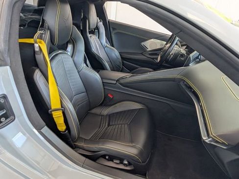 Used 2022 Chevrolet Corvette Stingray Premium Cpe w/ Z51 Performance Package image 12