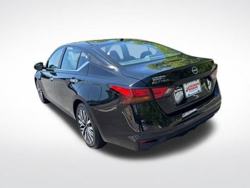 Used 2024 Nissan Altima 2.5 SV FWD image 3