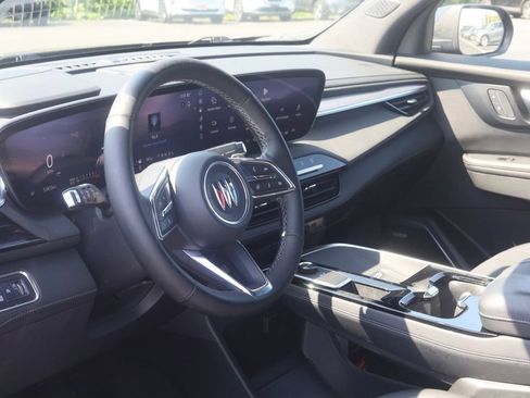 Used 2025 Buick Enclave Preferred AWD/4WD image 7