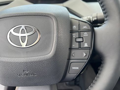 Certified 2025 Toyota Prius XLE FWD image 21