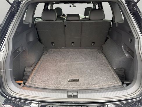 Used 2021 Volkswagen Tiguan SE R-Line image 30