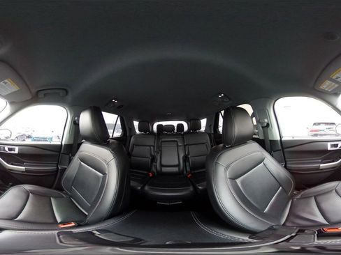 Used 2024 Ford Explorer XLT w/ Equipment Group 202A image 45