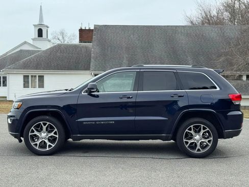Used 2018 Jeep Grand Cherokee Limited AWD/4WD image 5