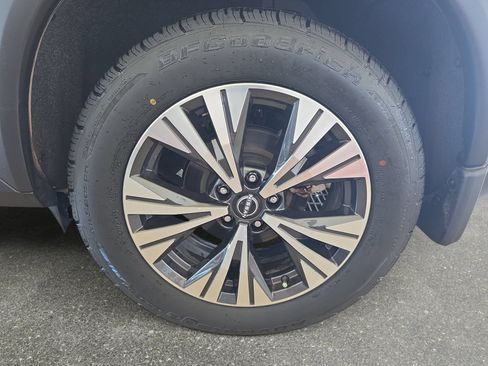 Used 2023 Nissan Rogue SV FWD image 30