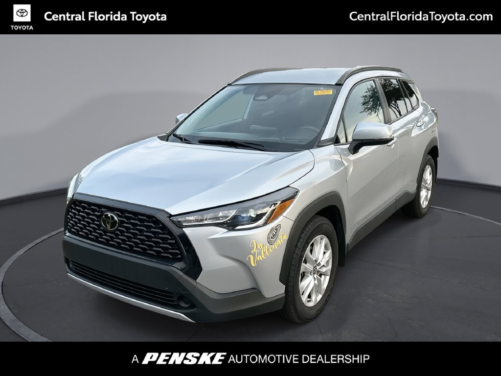Used 2024 Toyota Corolla Cross LE FWD image 1