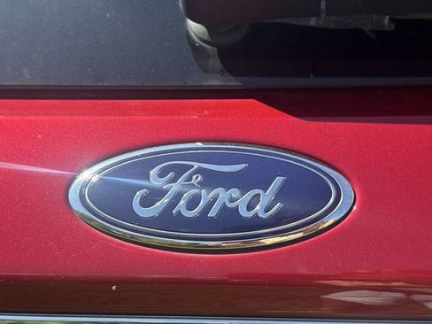 Used 2020 Ford Explorer XLT AWD/4WD image 35