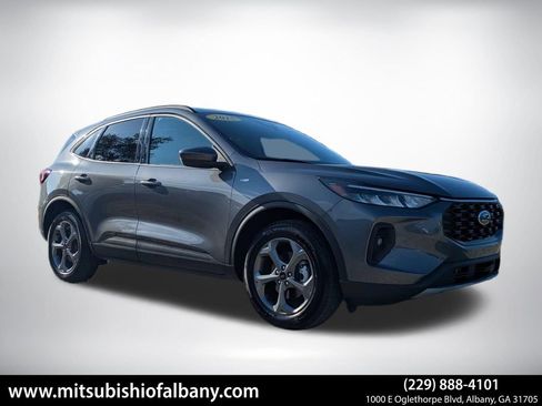 Used 2025 Ford Escape ST-Line Select AWD/4WD image 1