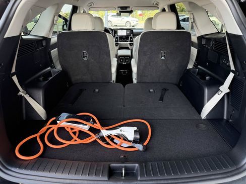 Used 2022 Kia Sorento AWD SX Prestige Plug-In Hybrid image 48