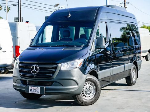 Used 2024 Mercedes-Benz Sprinter 2500 image 1
