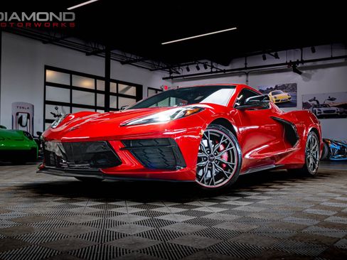Used 2024 Chevrolet Corvette Stingray Premium Cpe w/ Z51 Performance Package RWD image 27