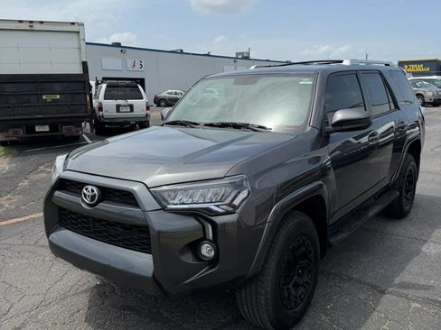 Used 2018 Toyota 4Runner SR5 RWD image 7