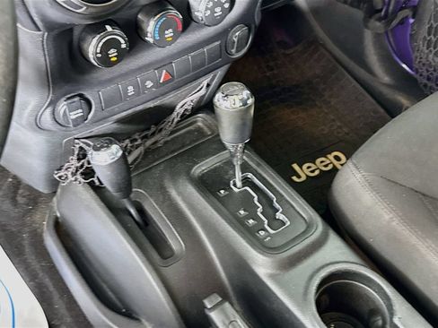 Used 2017 Jeep Wrangler Sport w/ Connectivity Group AWD/4WD image 17