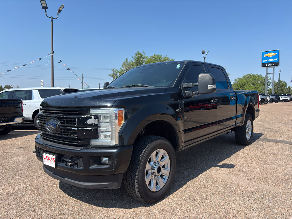 Used 2018 Ford F250 Platinum w/ Platinum Ultimate Package AWD/4WD image 4